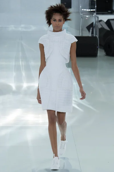 Look 14